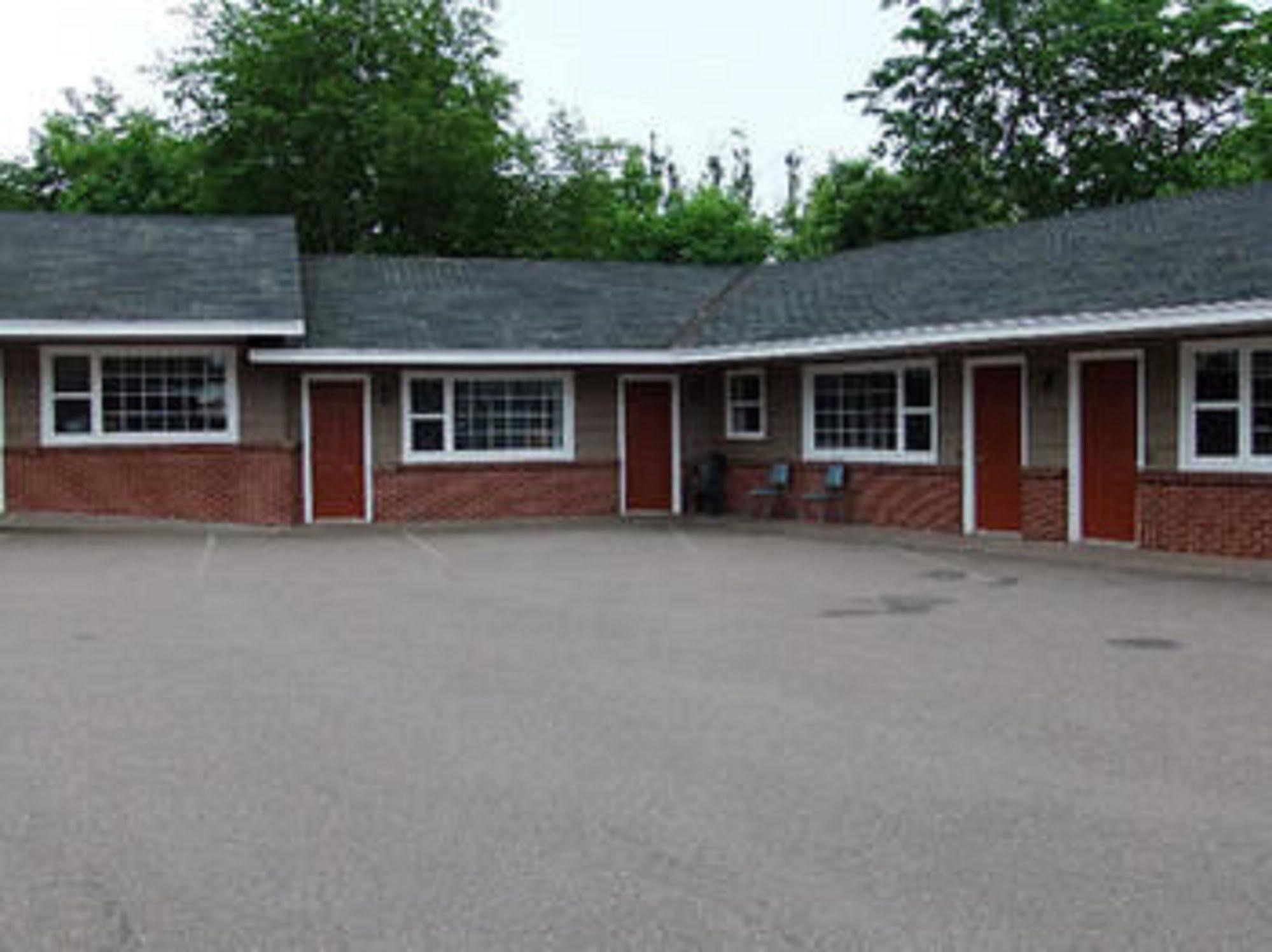 Stonehouse Motel And Restaurant Τρούρο Εξωτερικό φωτογραφία